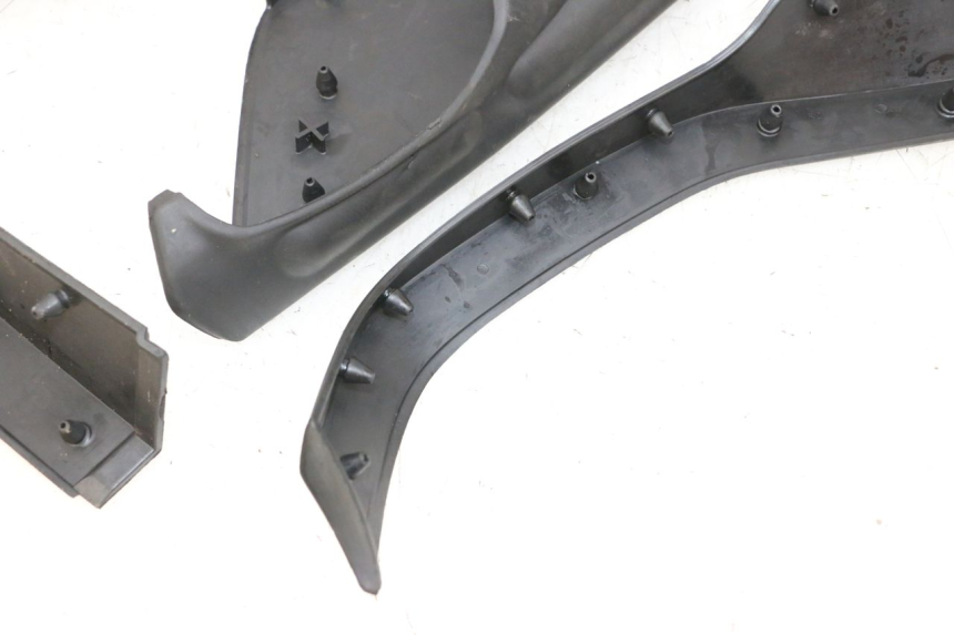 photo de TAPIS MARCHE PIED YAMAHA NEO'S CORE 1 (2022 - 2026) - Angle alternatif