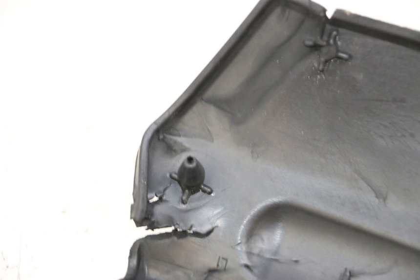 photo de TAPIS MARCHE PIED YAMAHA NEO'S CORE 1 (2022 - 2026) - Zoom état d’usage