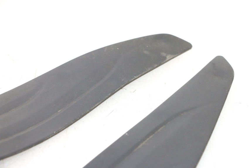 photo de TAPIS MARCHE PIED HONDA PCX (JF57/JF64) 125 (2014 - 2018) - Gros plan technique