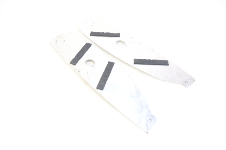 photo de TAPIS MARCHE PIED PEUGEOT SPEEDFIGHT 3 AIR 50 (2009 - 2015)