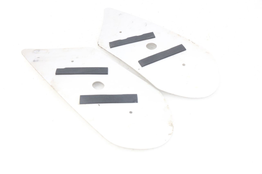 photo de TAPIS MARCHE PIED PEUGEOT STREETZONE 4T 50 (2018 - 2023)