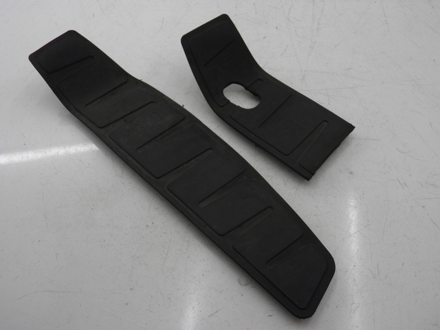 photo de TAPIS MARCHE PIED PIAGGIO MP3 400 (2007 - 2009)