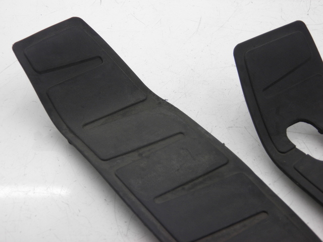 photo de TAPIS MARCHE PIED PIAGGIO MP3 400 (2007 - 2009)