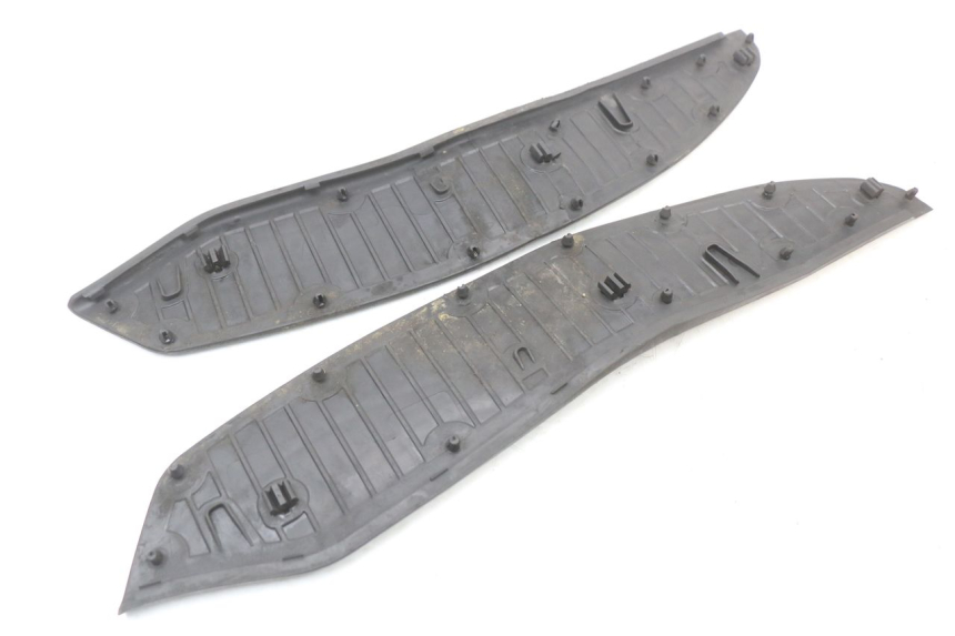 photo de TAPIS MARCHE PIED PIAGGIO X10 125 (2012 - 2017)