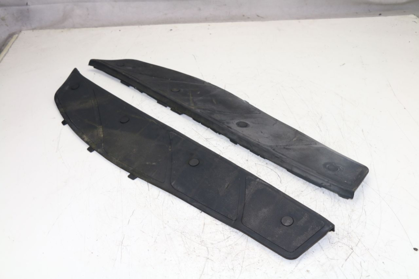 photo de TAPIS MARCHE PIED PIAGGIO X9 125 (2000 - 2003)