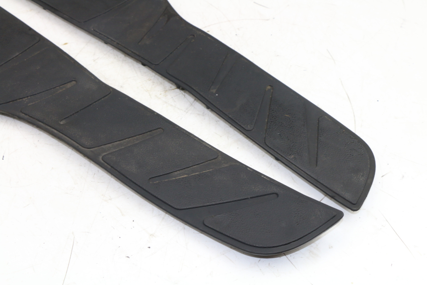 photo de TAPIS MARCHE PIED PIAGGIO XEVO - X EVO 125 (2007 - 2016)