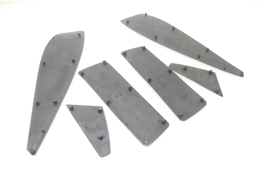 photo de TAPIS MARCHE PIED PEUGEOT SATELIS 125 (2010 - 2012)