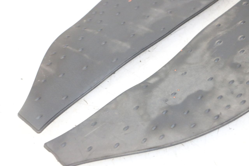 photo de TAPIS MARCHE PIED APRILIA SCARABEO GT TOURING 125 (1999 - 2005)
