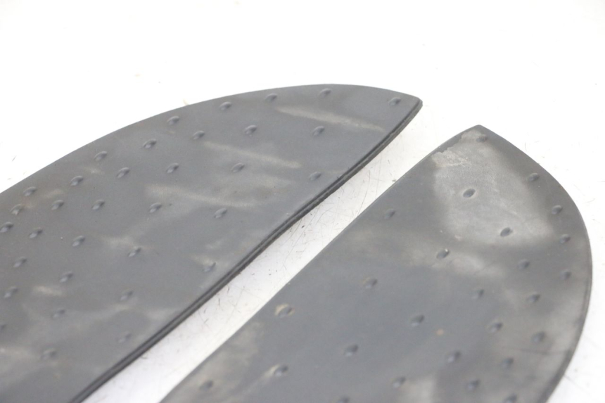 photo de TAPIS MARCHE PIED APRILIA SCARABEO GT TOURING 125 (1999 - 2005)