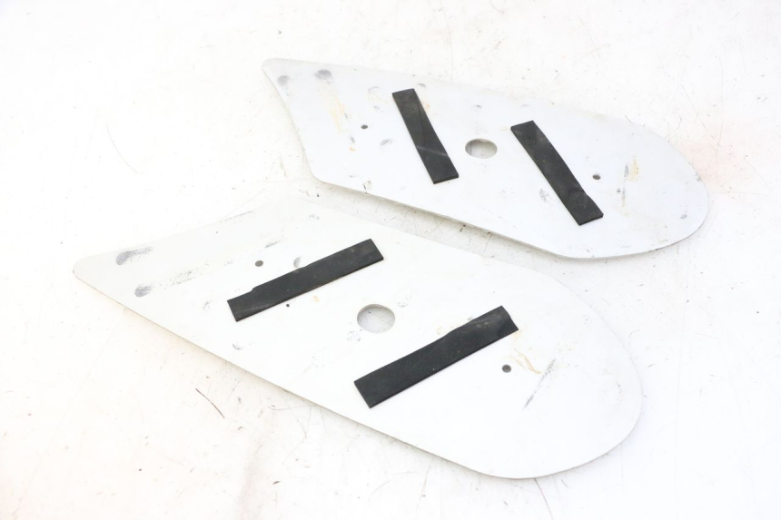 photo de TAPIS MARCHE PIED PEUGEOT STREETZONE I 2T 50 (2018 - 2020)