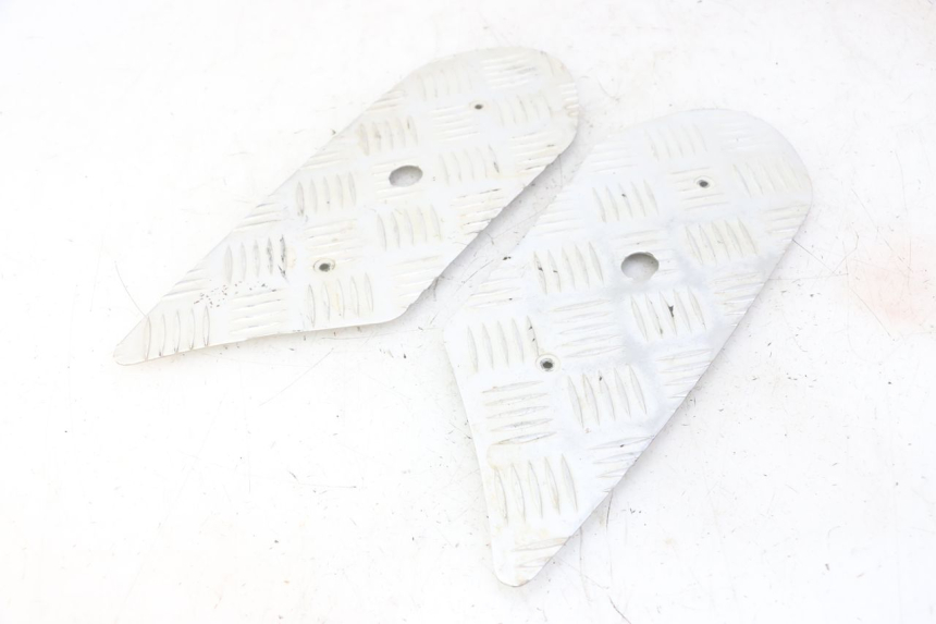 photo de TAPIS MARCHE PIED PEUGEOT STREETZONE I 2T 50 (2018 - 2020)
