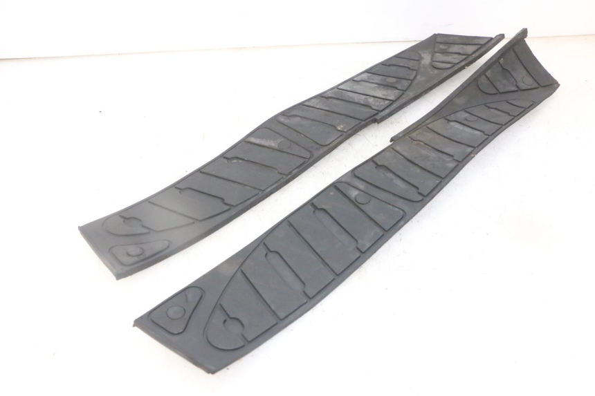 photo de TAPIS MARCHE PIED PIAGGIO SUPER LX 125 (2000 - 2003)