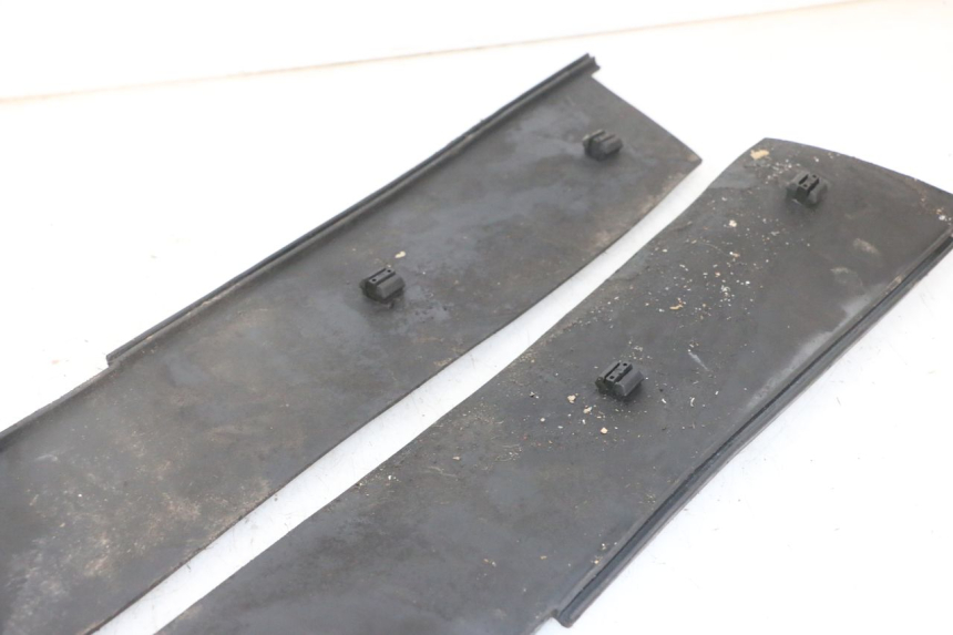 photo de TAPIS MARCHE PIED PIAGGIO SUPER LX 125 (2000 - 2003)