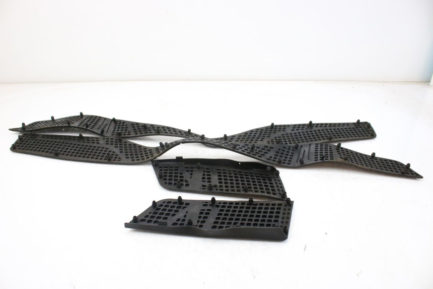 photo de TAPIS MARCHE PIED SUZUKI AN BURGMAN 400 (2006 - 2010)