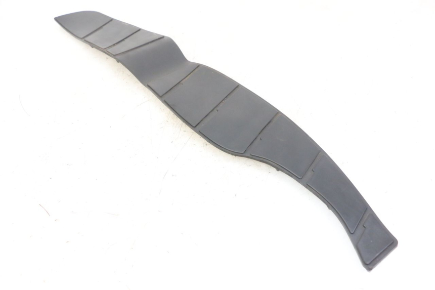 photo de TAPIS MARCHE PIED SUZUKI BURGMAN 125 (2018 - 2021)
