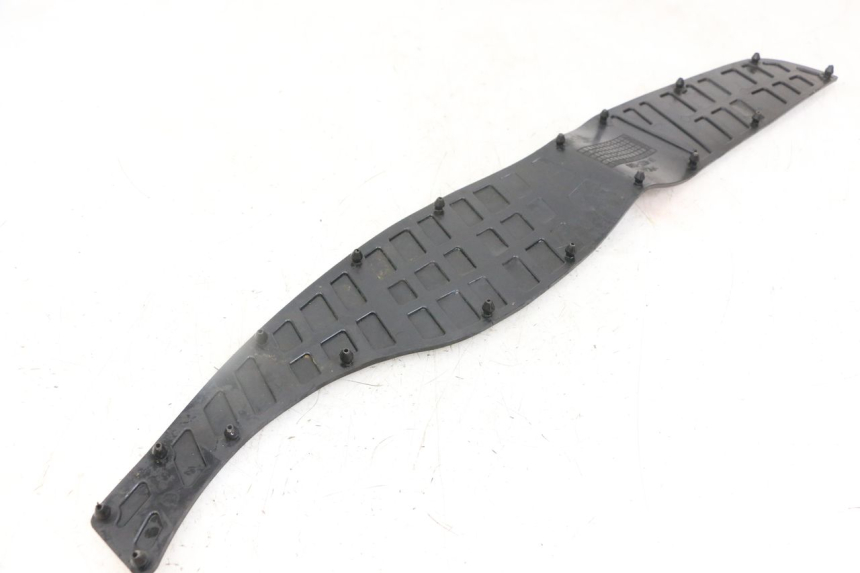 photo de TAPIS MARCHE PIED SUZUKI BURGMAN 125 (2018 - 2021)