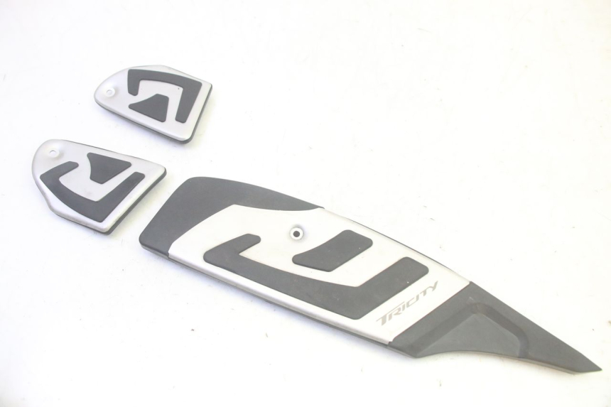 photo de TAPIS MARCHE PIED YAMAHA TRICITY 300 (2020 - 2024) - Vue principale