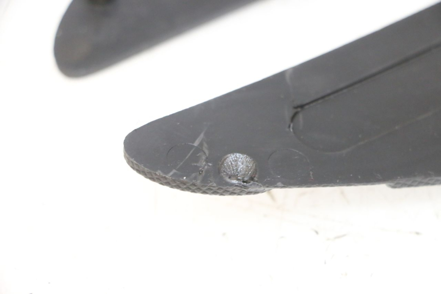 photo de TAPIS MARCHE PIED YAMAHA X-MAX XMAX 125 (2010 - 2013) - Zoom état d’usage