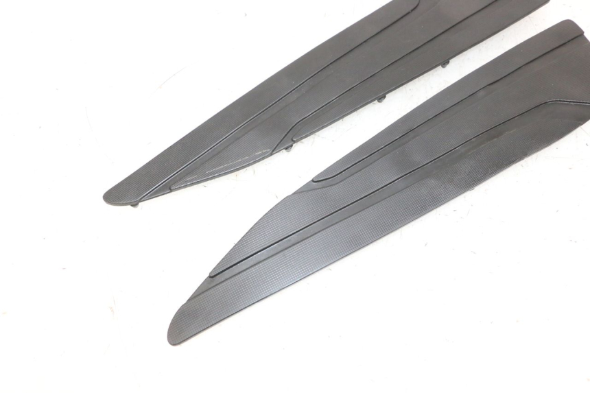 photo de TAPIS MARCHE PIED YAMAHA X-MAX XMAX 125 (2010 - 2013) - État de surface