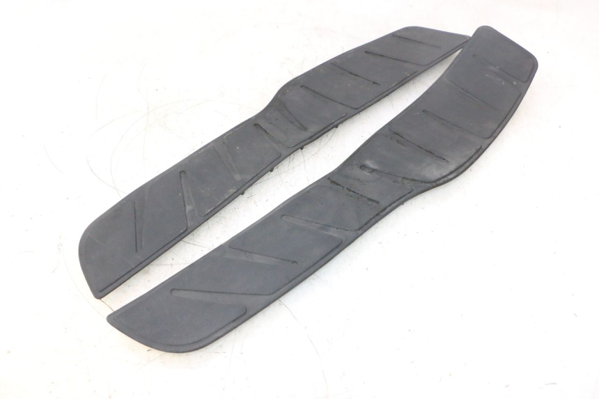 photo de TAPIS MARCHE PIED PIAGGIO X8 STREET 125 (2006 - 2007) - Vue principale