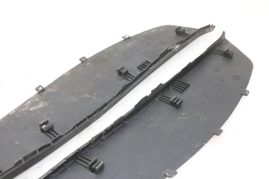 photo de TAPIS MARCHE PIED PIAGGIO X9 EVOLUTION 125 (2003 - 2007)