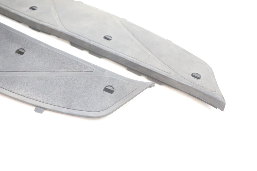 photo de TAPIS MARCHE PIED PIAGGIO X9 EVOLUTION 125 (2003 - 2007) - Autre angle de vue