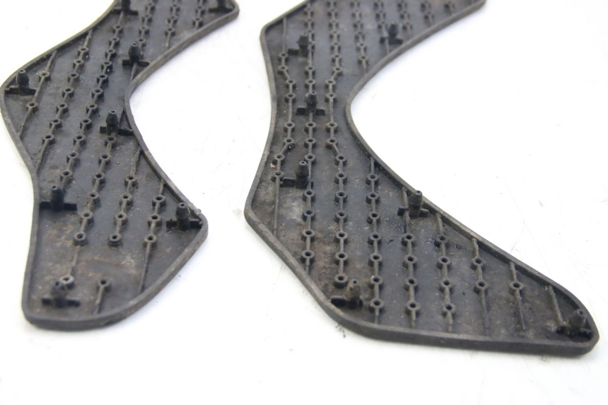 photo de TAPIS MARCHE PIED YAMAHA HW XENTER 125 (2011 - 2017)