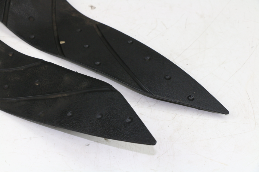 photo de TAPIS MARCHE PIED YAMAHA X-MAX 250 (2007 - 2009) - Détails caractéristiques