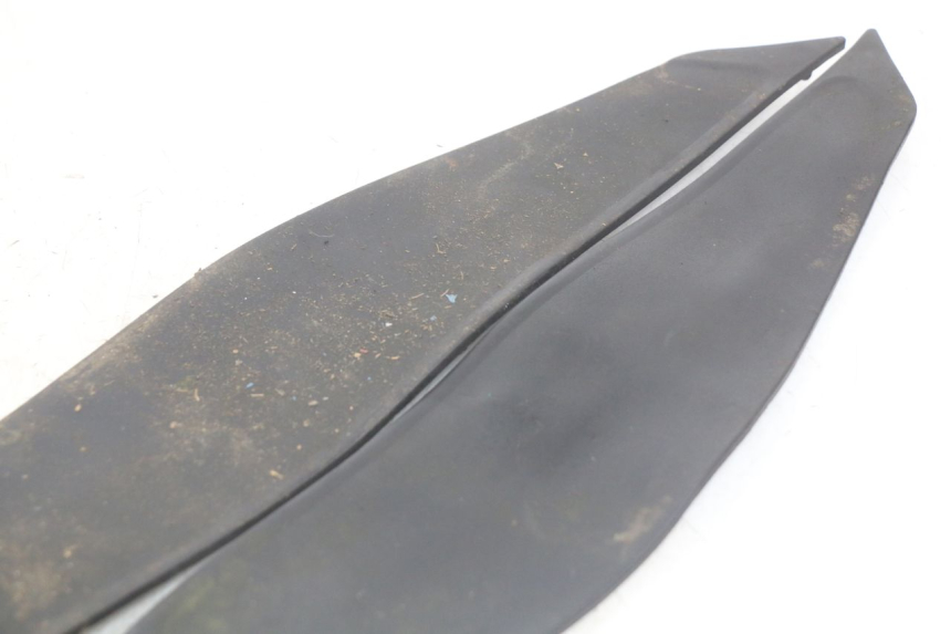 photo de TAPIS MARCHE PIED YAMAHA YP MAJESTY 400 (2004 - 2008)