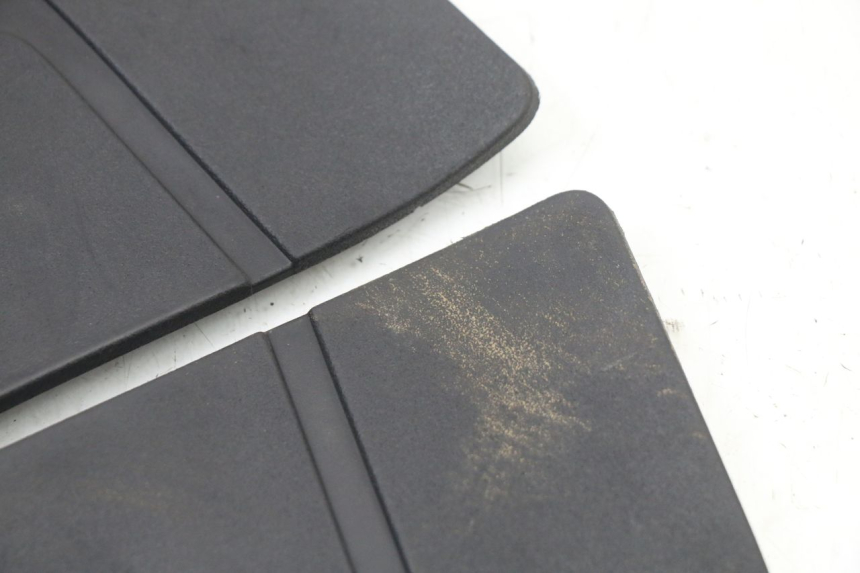 photo de TAPIS MARCHE PIED YAMAHA YP T-MAX TMAX 530 (2017 - 2020)