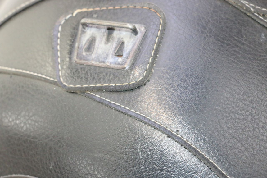 photo de TAPIS DE RESERVOIR KAWASAKI ZZR 600 (1995 - 2004) - Détails caractéristiques