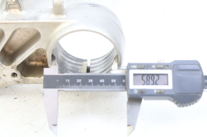 photo de TE FOURCHE HONDA CRF CR-F 450 (2009 - 2012) - Gros plan technique