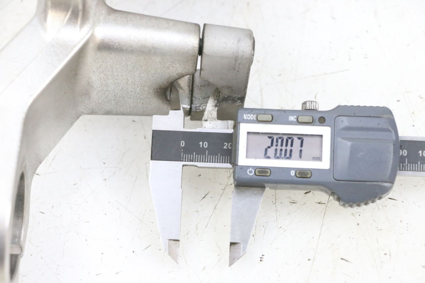 photo de TE FOURCHE SUPERIEUR SUZUKI BURGMAN 650 (2013 - 2020)