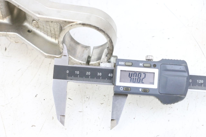 photo de TE FOURCHE SUPERIEUR SUZUKI BURGMAN 650 (2013 - 2020)