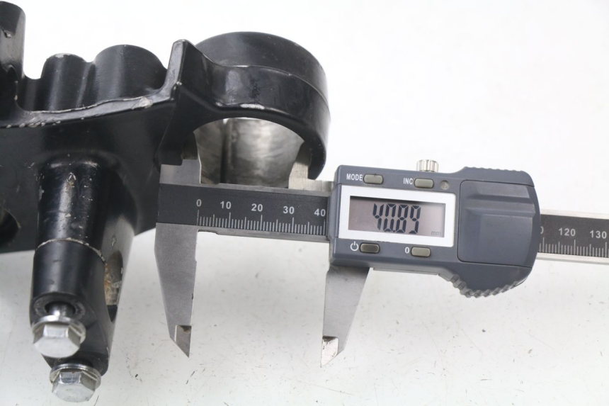 photo de TE FOURCHE SUPERIEUR HONDA CBF 500 (2004 - 2007)