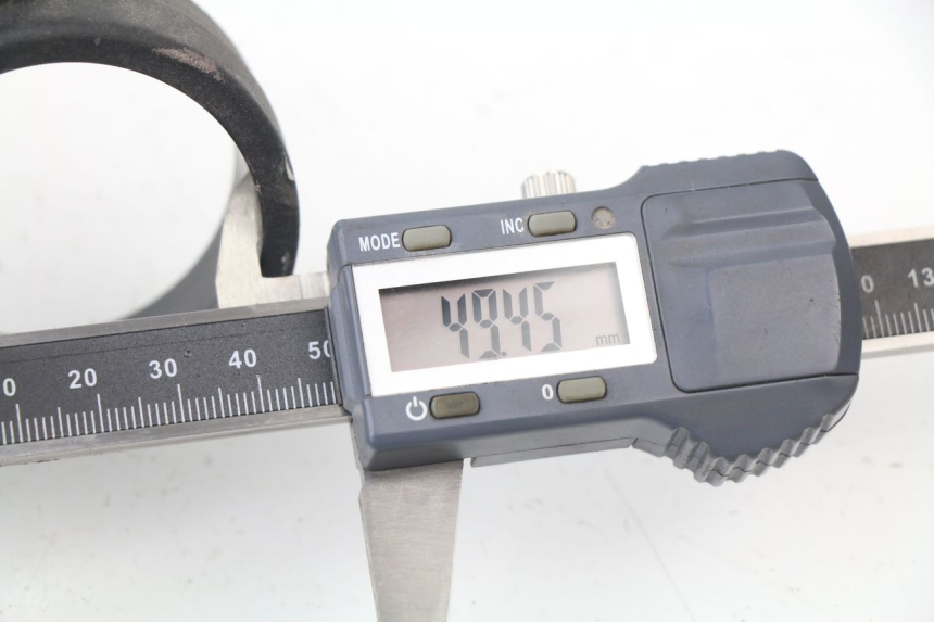 photo de TE FOURCHE SUPERIEUR HONDA CBR 929 RR FIREBLADE 900 (2000 - 2001) - Autre angle de vue