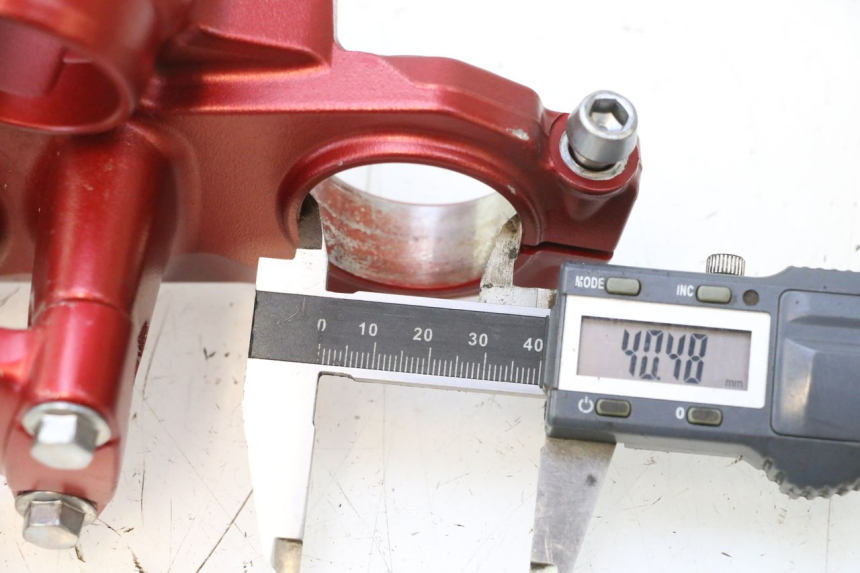 photo de TE FOURCHE SUPERIEUR KAWASAKI ER-6 ER6 N 650 (2005 - 2009) - Détail de la pièce