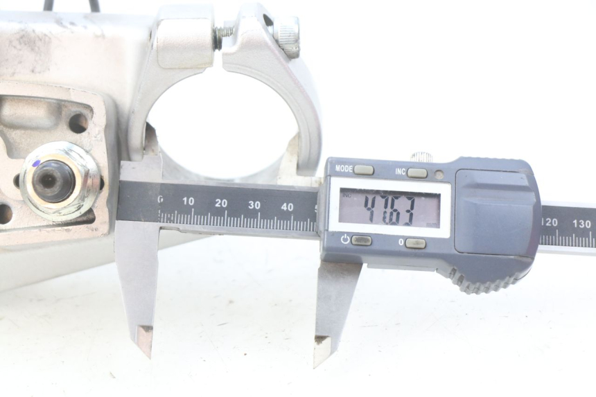 photo de TE FOURCHE SUPERIEUR YAMAHA FJR ABS 1300 (2016 - 2020) - Détail de la pièce