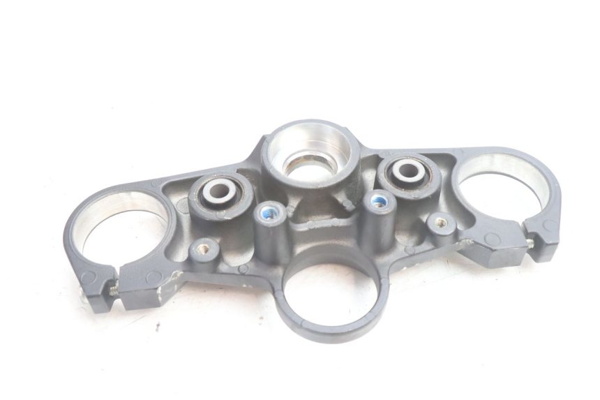 photo de TE FOURCHE SUPERIEUR YAMAHA FZ8 800 (2010 - 2016) - Gros plan technique