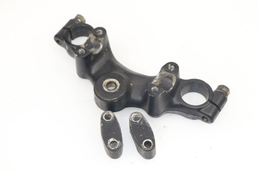 photo de TE FOURCHE SUPERIEUR SUZUKI GN 125 (1997 - 2000)