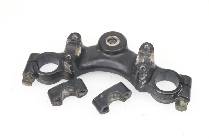 photo de TE FOURCHE SUPERIEUR SUZUKI GN 125 (1997 - 2000)