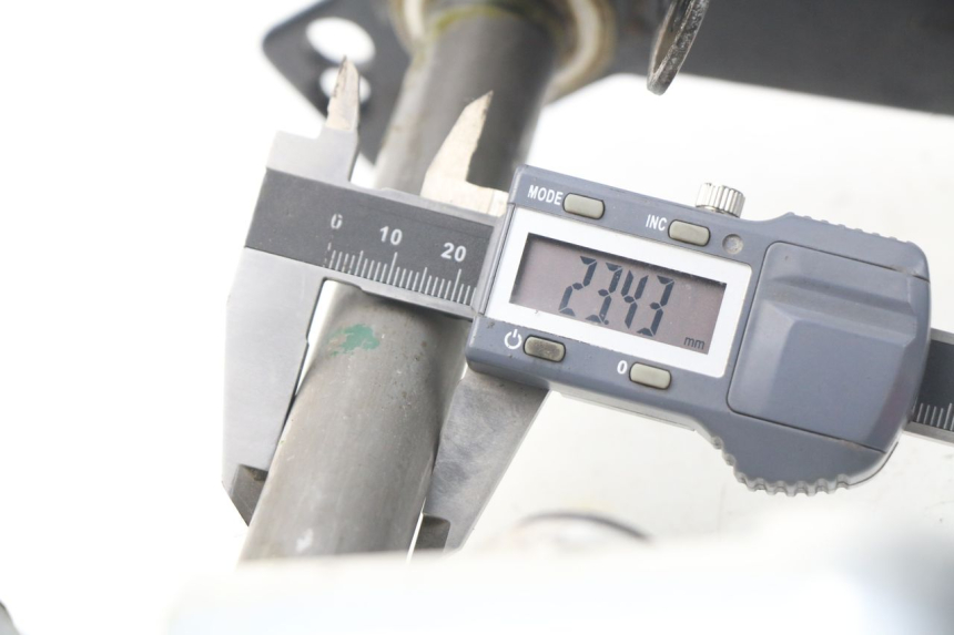 photo de Té FOURCHE SUPÉRIEUR HONDA CA REBEL 125 (1995 - 2001)
