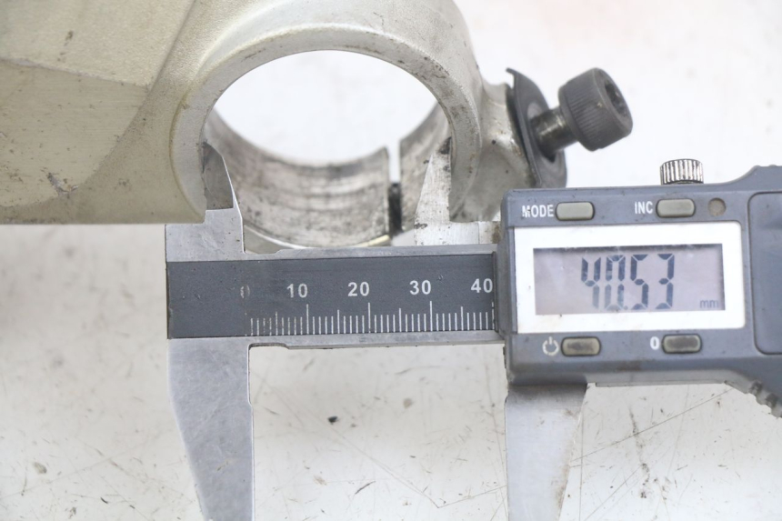 photo de Té FOURCHE SUPERIEUR HONDA CBR F SC25 1000 (1989 - 1992)
