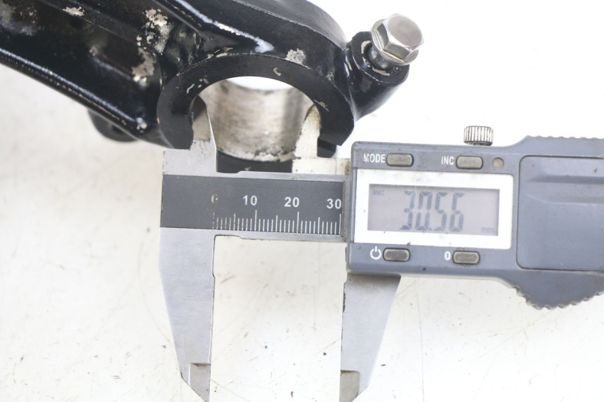 photo de Té FOURCHE SUPERIEUR HONDA CM 125 (1983 - 2003)
