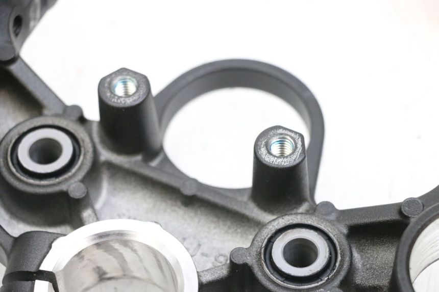 photo de TE FOURCHE SUPERIEUR YAMAHA MT-07 MT07 ABS 700 (2018 - 2020) - Autre angle de vue