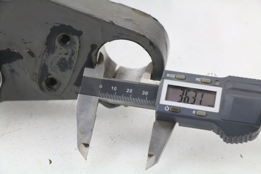 photo de TE FOURCHE SUPERIEUR MASH SEVENTY FIVE 125 (2013 - 2021) - Zoom état d’usage