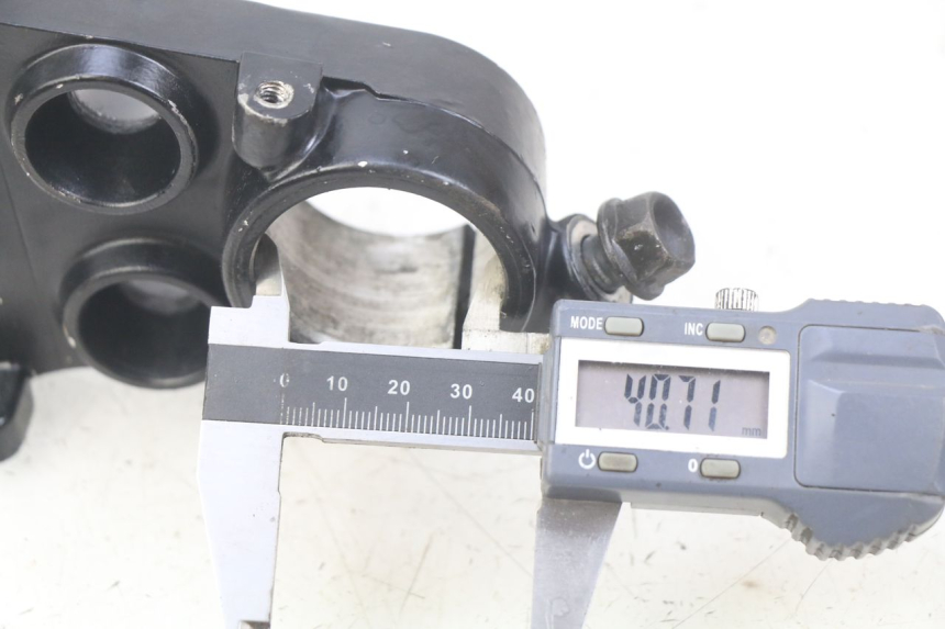 photo de Té FOURCHE SUPERIEUR SUZUKI GSX-F GSX  F 1100 (1988 - 1994)