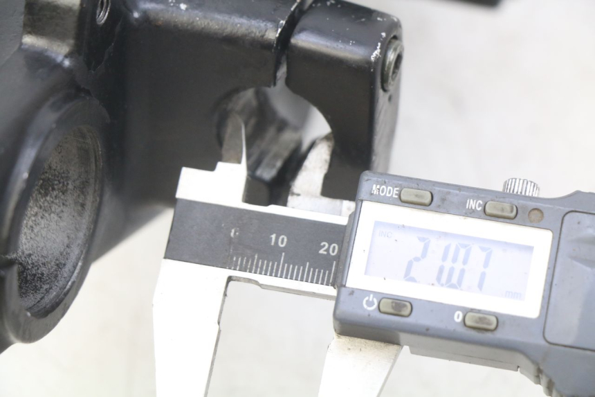photo de Té FOURCHE SUPERIEUR SYM WOLF SB 125 (2011 - 2018)
