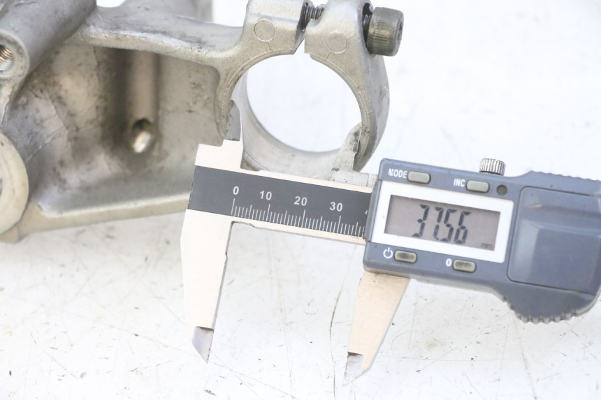 photo de TE FOURCHE SUPERIEUR YAMAHA TDR DELTABOX 125 (1993 - 2003)