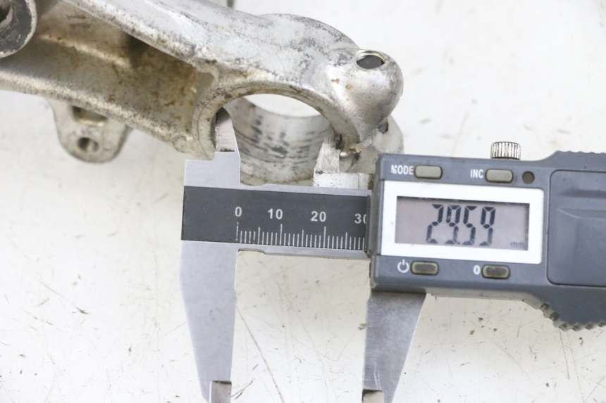 photo de TE FOURCHE SUPERIEUR YAMAHA TTR 125 (2000 - 2020) - Zoom état d’usage